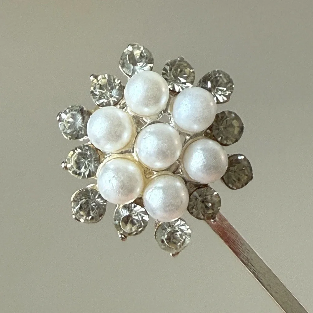 Elegant Pearl and Crystal Hair Clip
